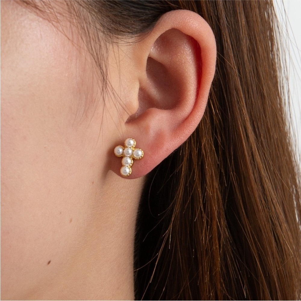 18k Gold Plated Minimalist Pearl Cross Stud Earrings